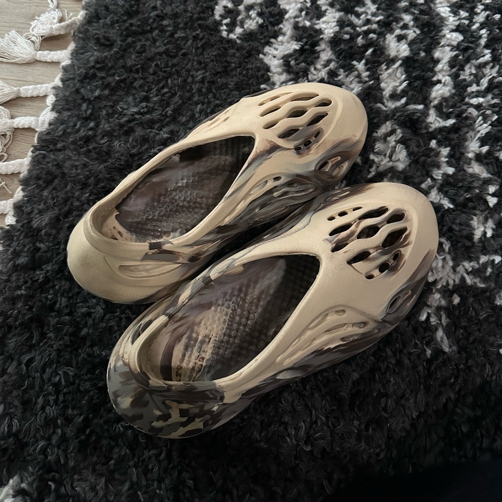 Stylish Beige and Brown Women's Shoes